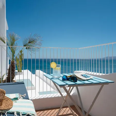 Apartment Sea Front Caleton Estudio
